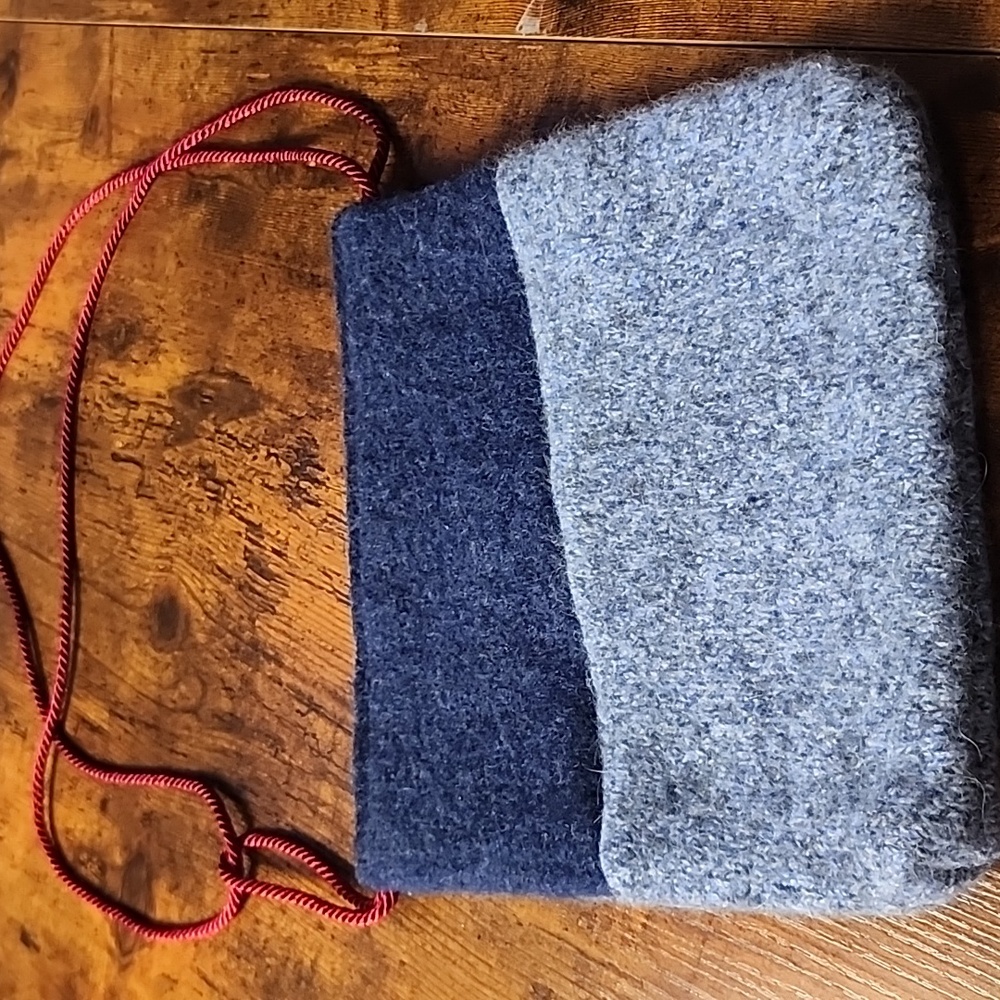 Handmade Two-Tone Blue‎ Embroidered Fwlted Wool Holly Berry Shoulder Bag Purse - Picture 4 of 7